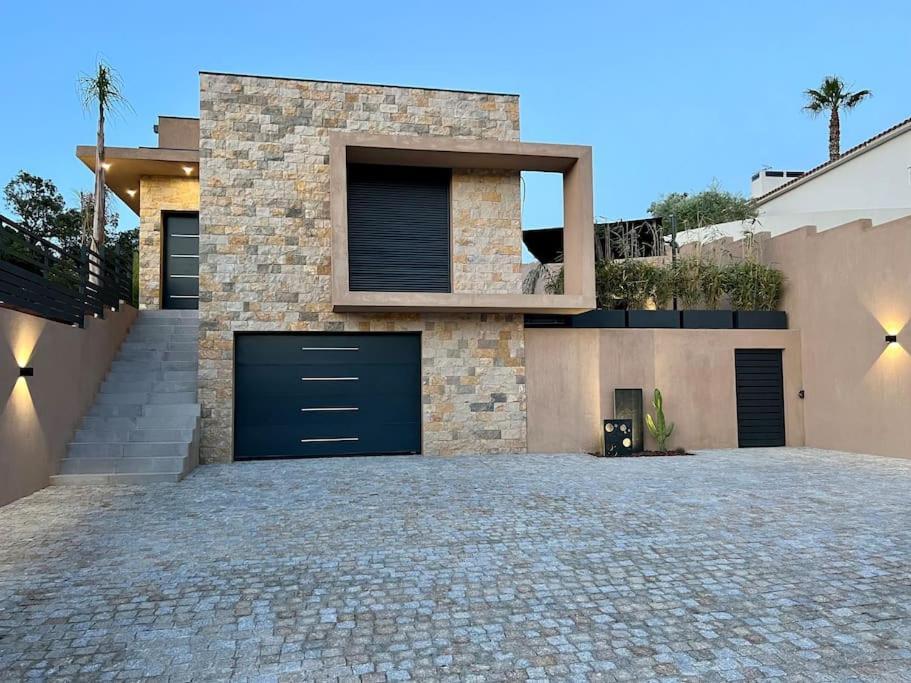 Magnifique Contemporaine *